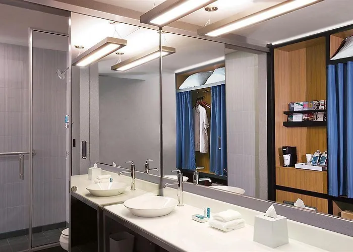 Aloft By Marriott Hotel 3*